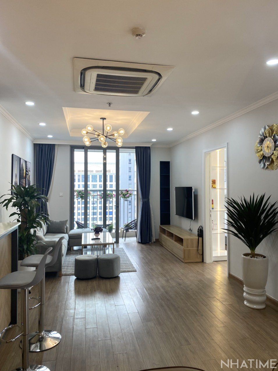 Bán căn hộ chung cư Park 1 Times City tầng 28