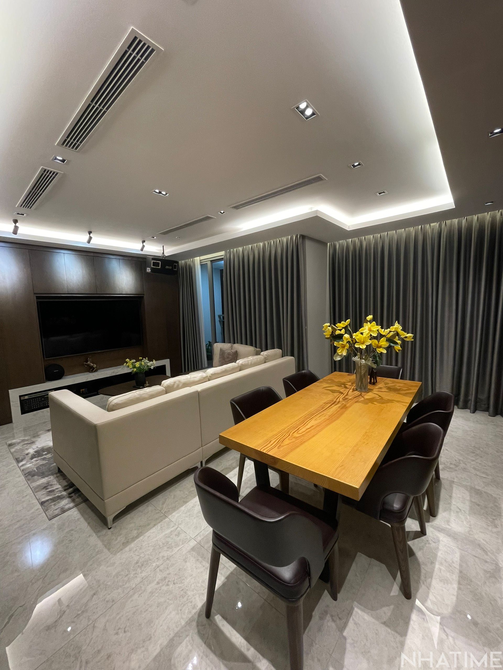 Bán căn hộ Park 12 Times City tầng 10