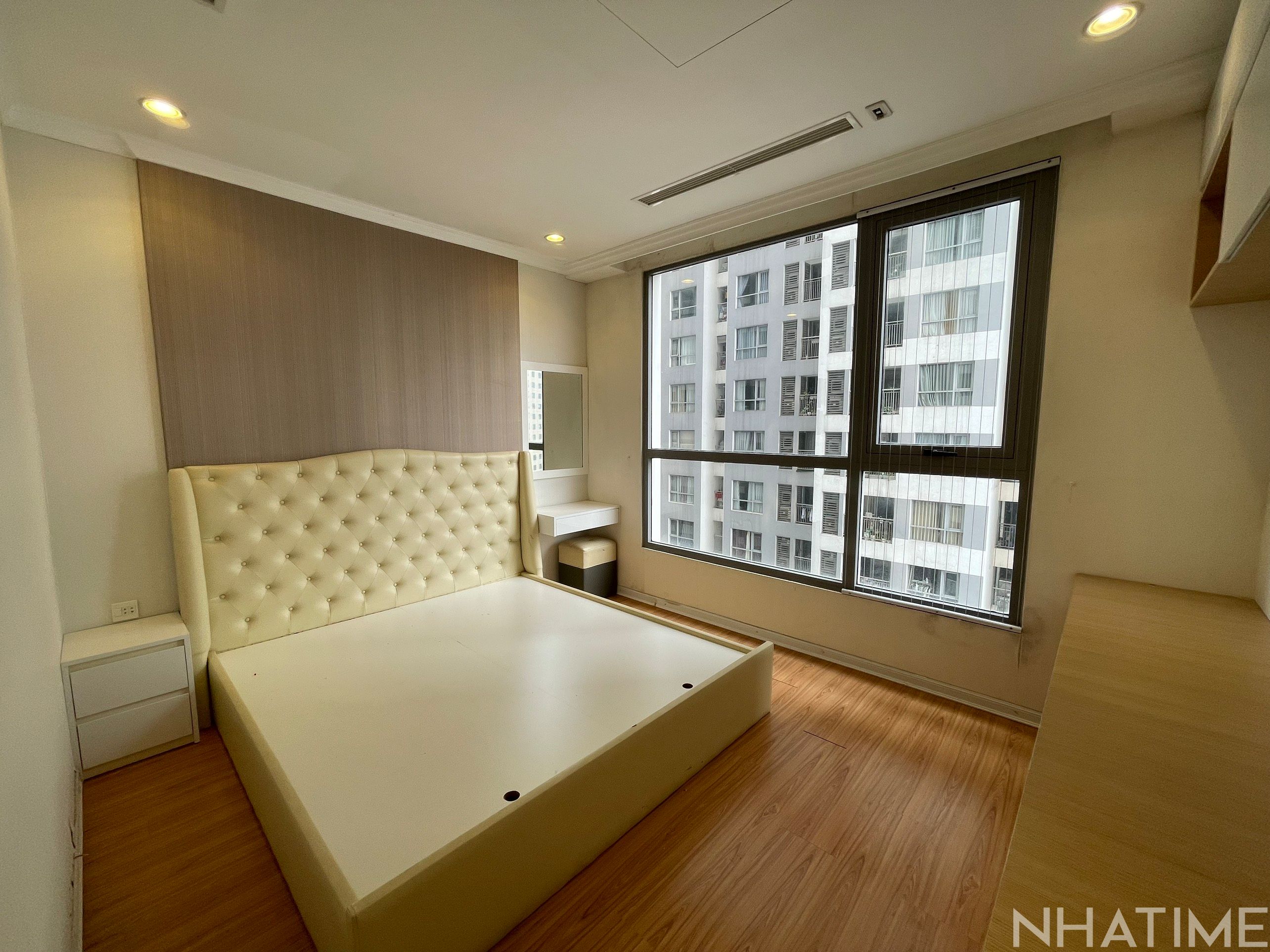 Bán căn hộ Park 7 Times City tầng 12