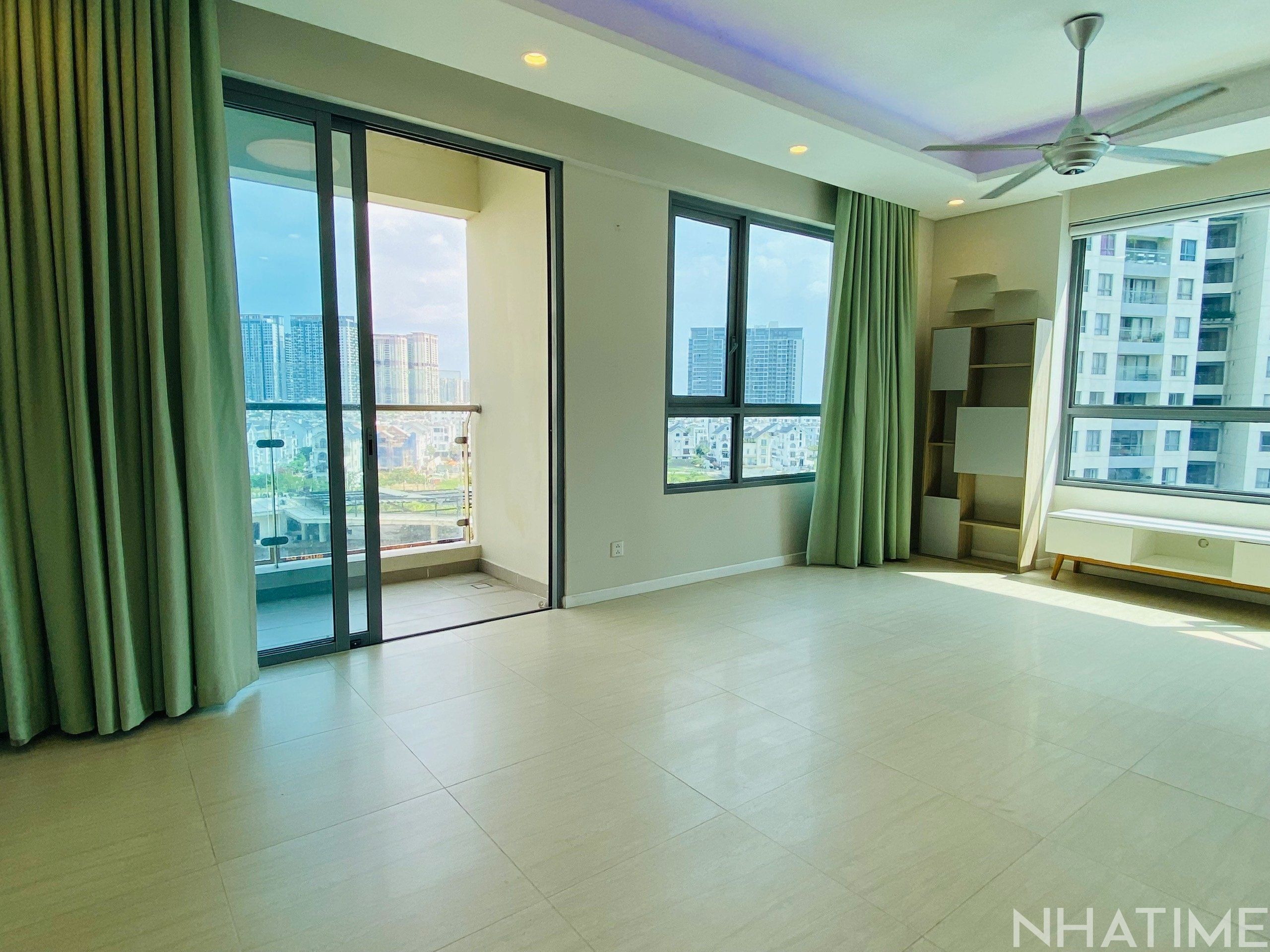 Bán căn hộ Hawaii Đảo Kim Cương tầng 6