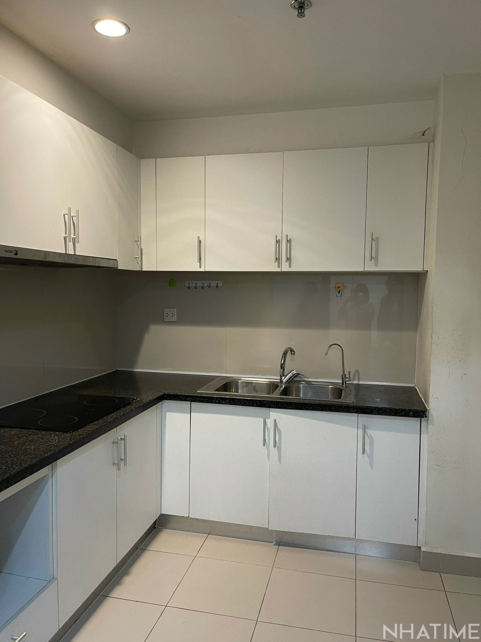 Bán 2Pn rộng 106m T10 nhà siêu rộng, 2 ban công