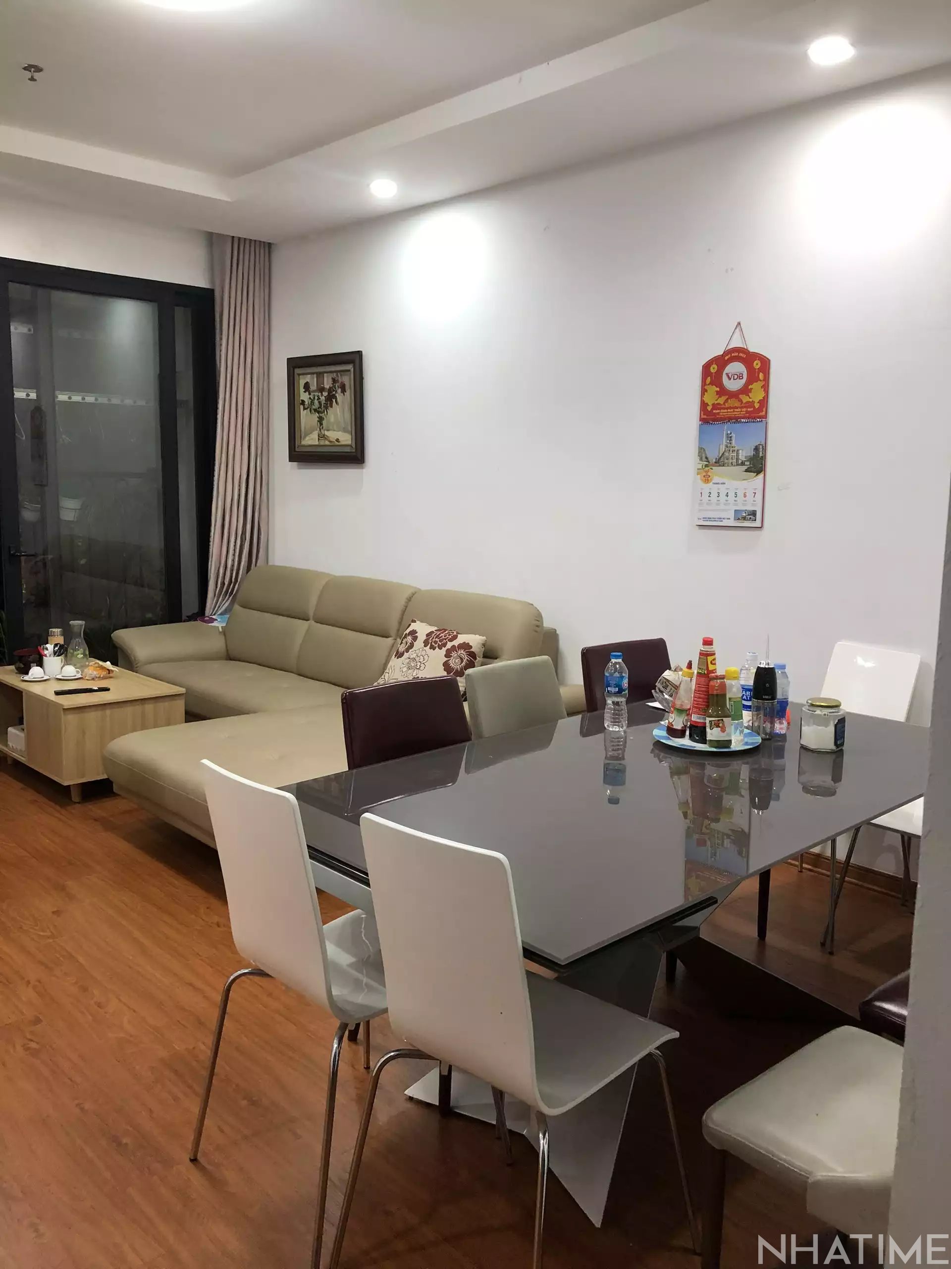 Cho thuê 2pn full đồ hoặc không đồ T18 view bể bơi Times City Photo No.2