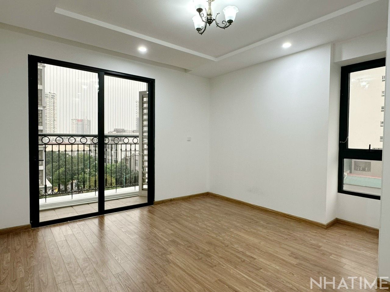 Cho thuê 2pn góc không đồ T02 Times City