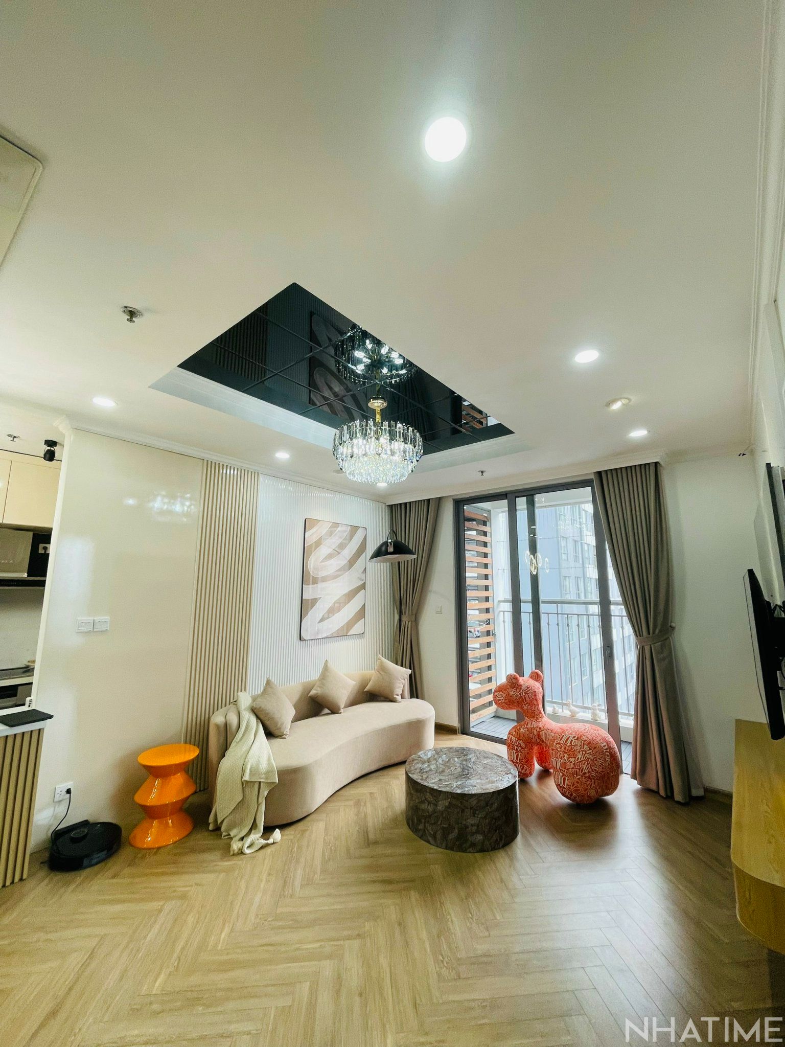 Cho thuê căn hộ 3 phòng ngủ full đô