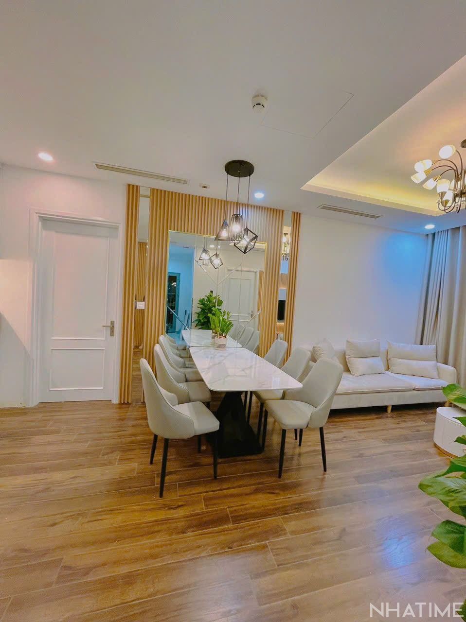 Cho thuê căn hộ 3 phòng ngủ