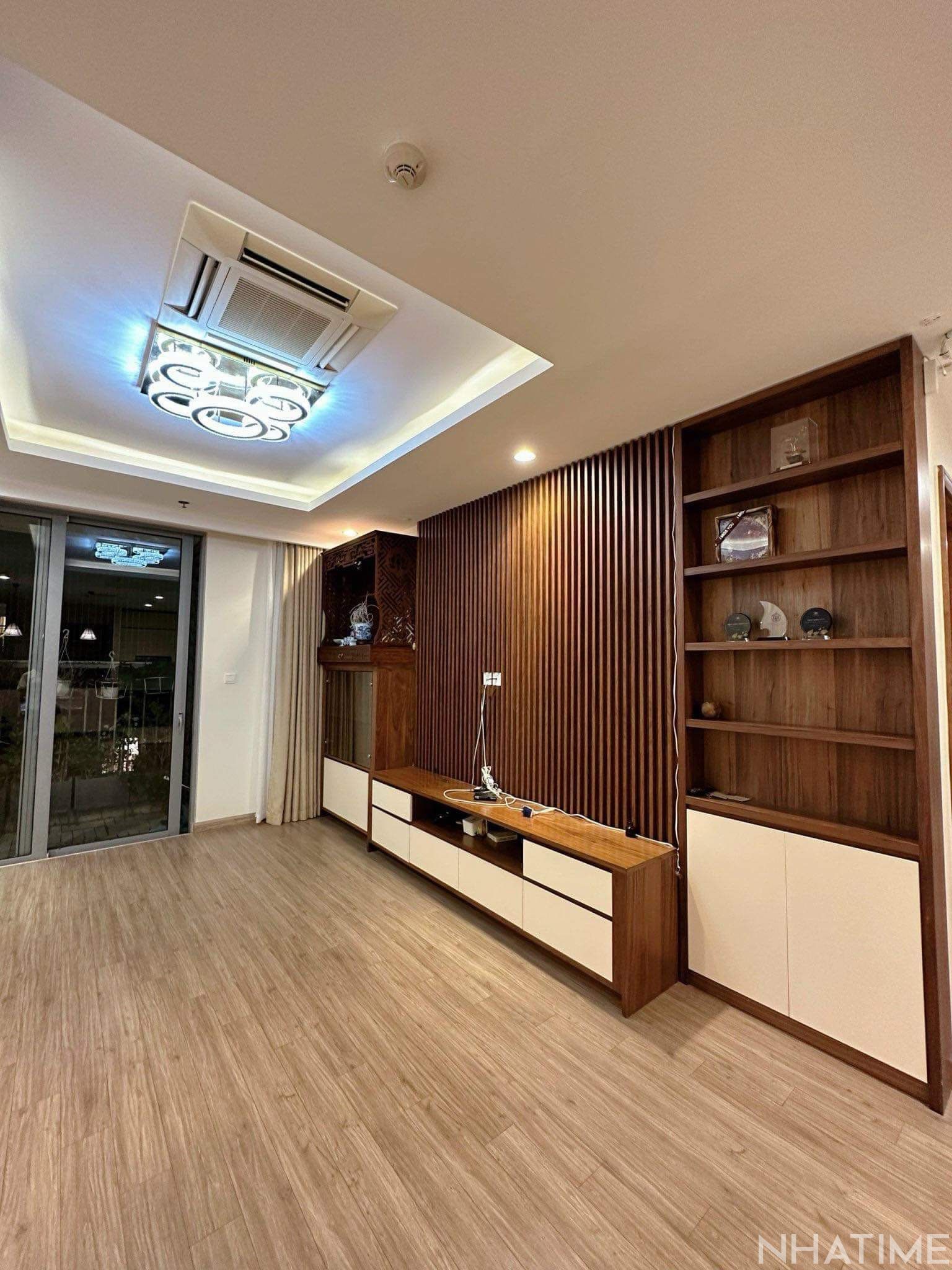 Cho thuê căn hộ 3 phòng ngủ