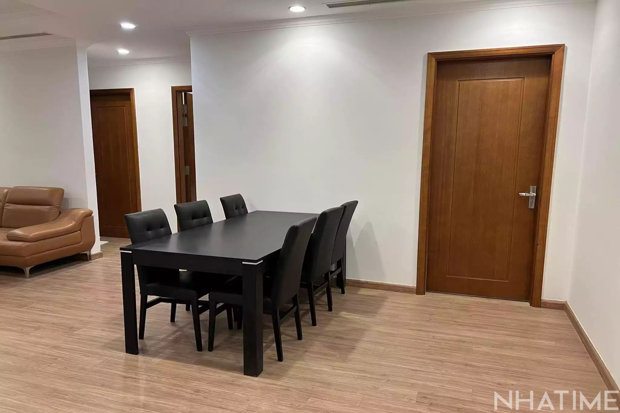 Cho thuê căn hộ 3 phòng ngủ Photo No.2