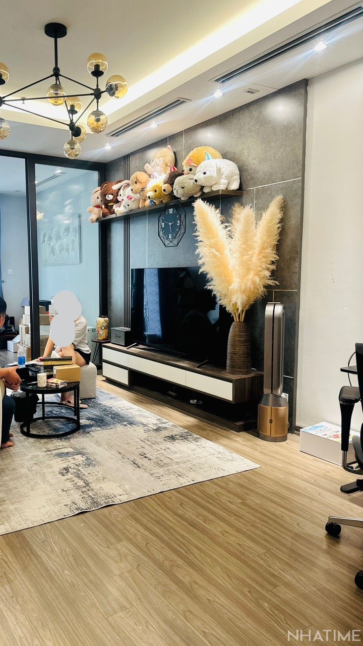 BÁN CĂN 83M TOÀ T09 GIÁ 6,3