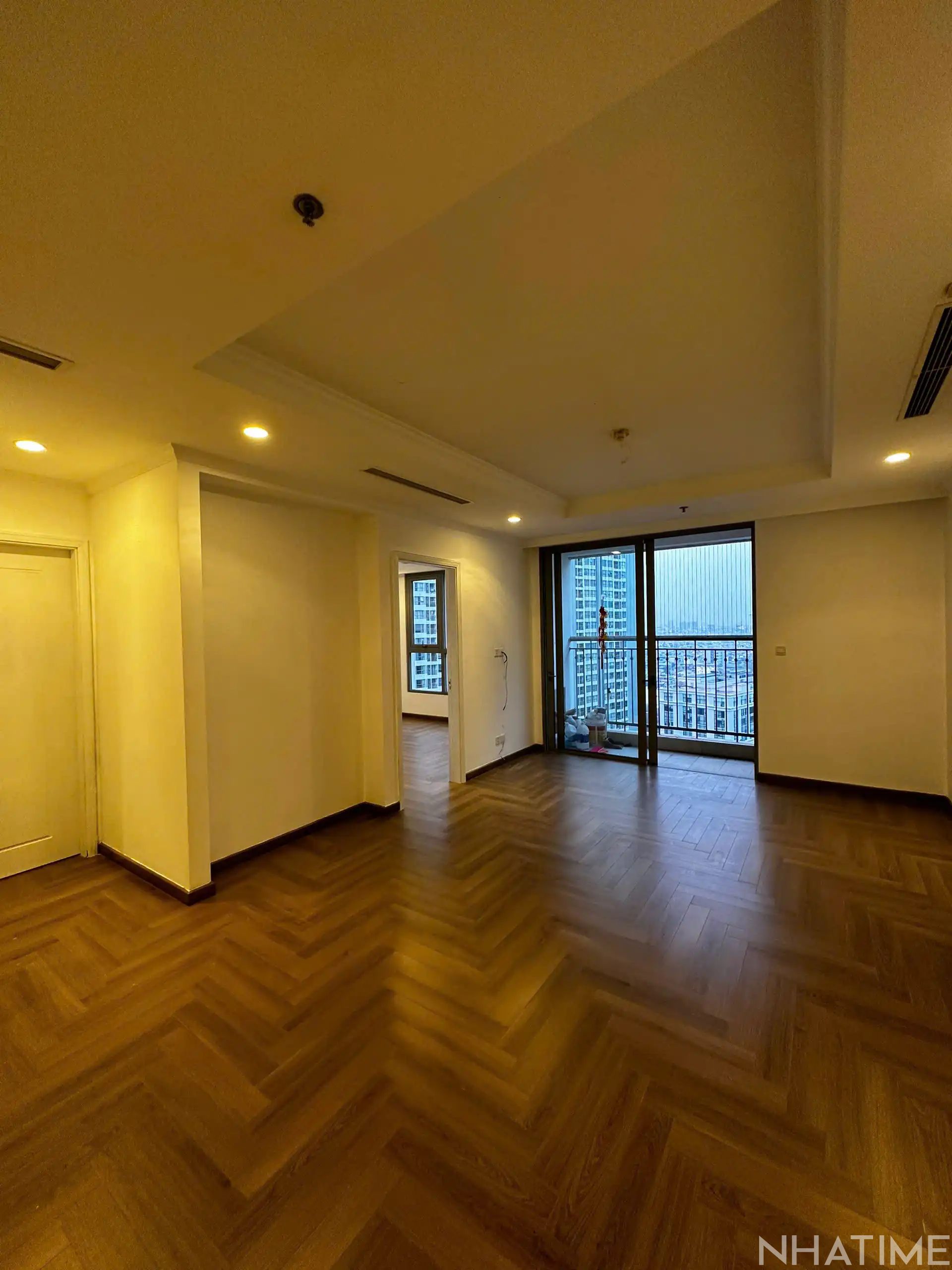 BÁN CĂN HOA HẬU TRỤC 02 VỚI 80M TOÀ PARK 07 VIEW QUẢNG TRƯỜNG Photo No.2