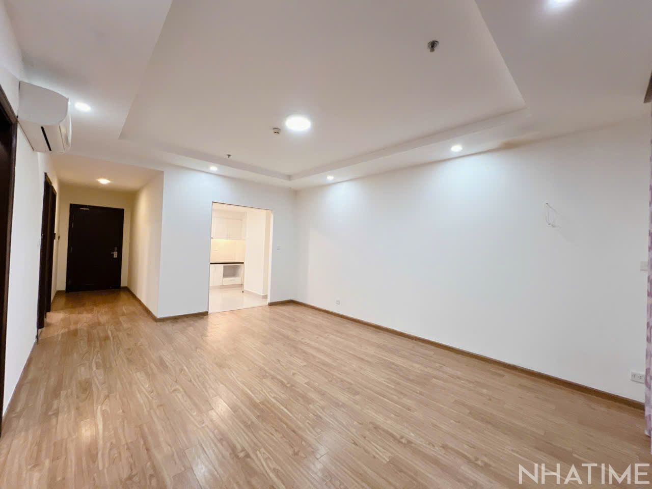 BÁN CĂN 2PN T2 95M2 GIÁ 7,4 TỶ