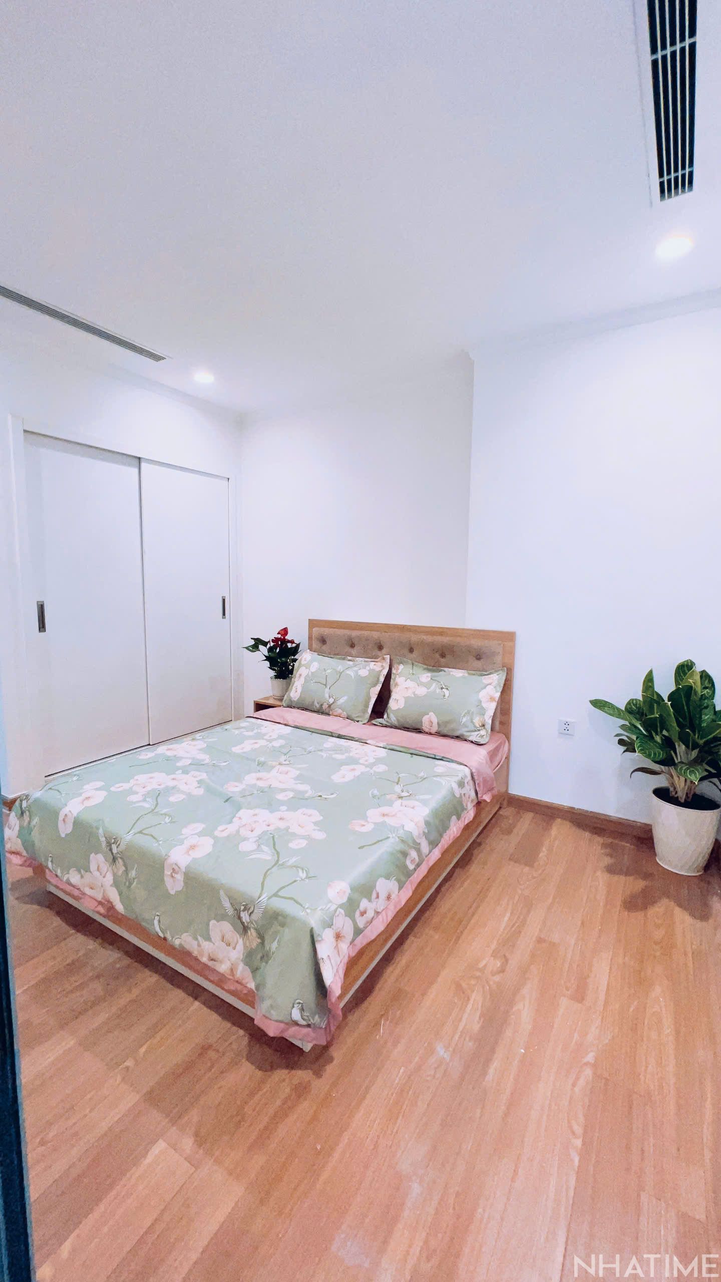 BÁN CĂN 2PN P12 80M2 GIÁ 7,3 TỶ