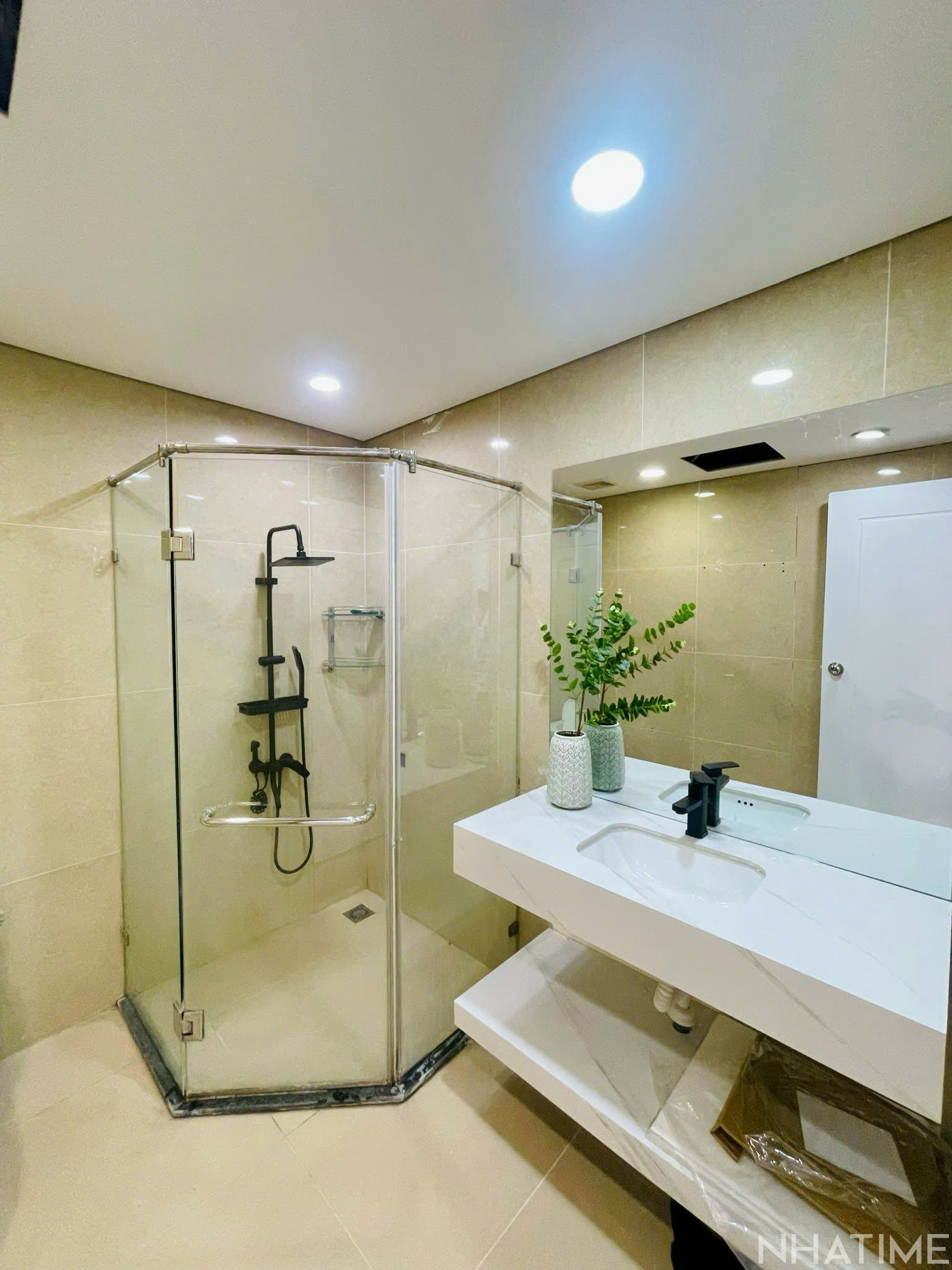 BÁN CĂN 3PN T3 95M2 GIÁ 8,3 TỶ CÓ SLOT Ô TÔ