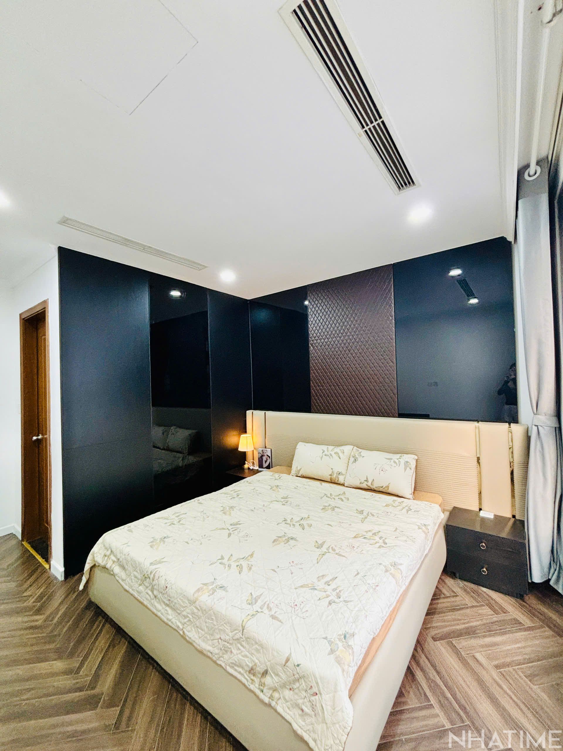 BÁN CĂN 4PN P2 136M2 GIÁ 14 TỶ