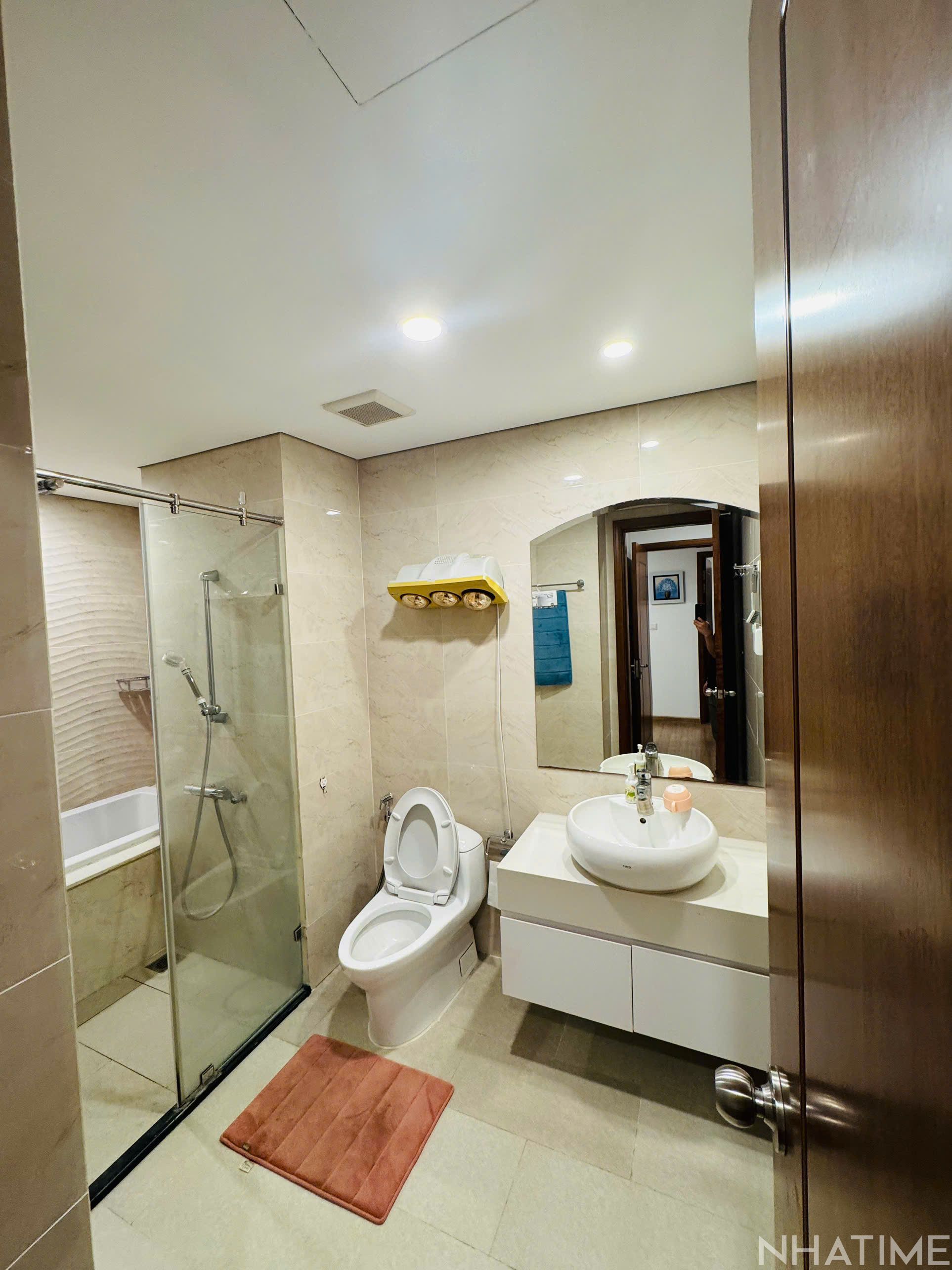 BÁN CĂN 4PN P2 136M2 GIÁ 13,5 TỶ