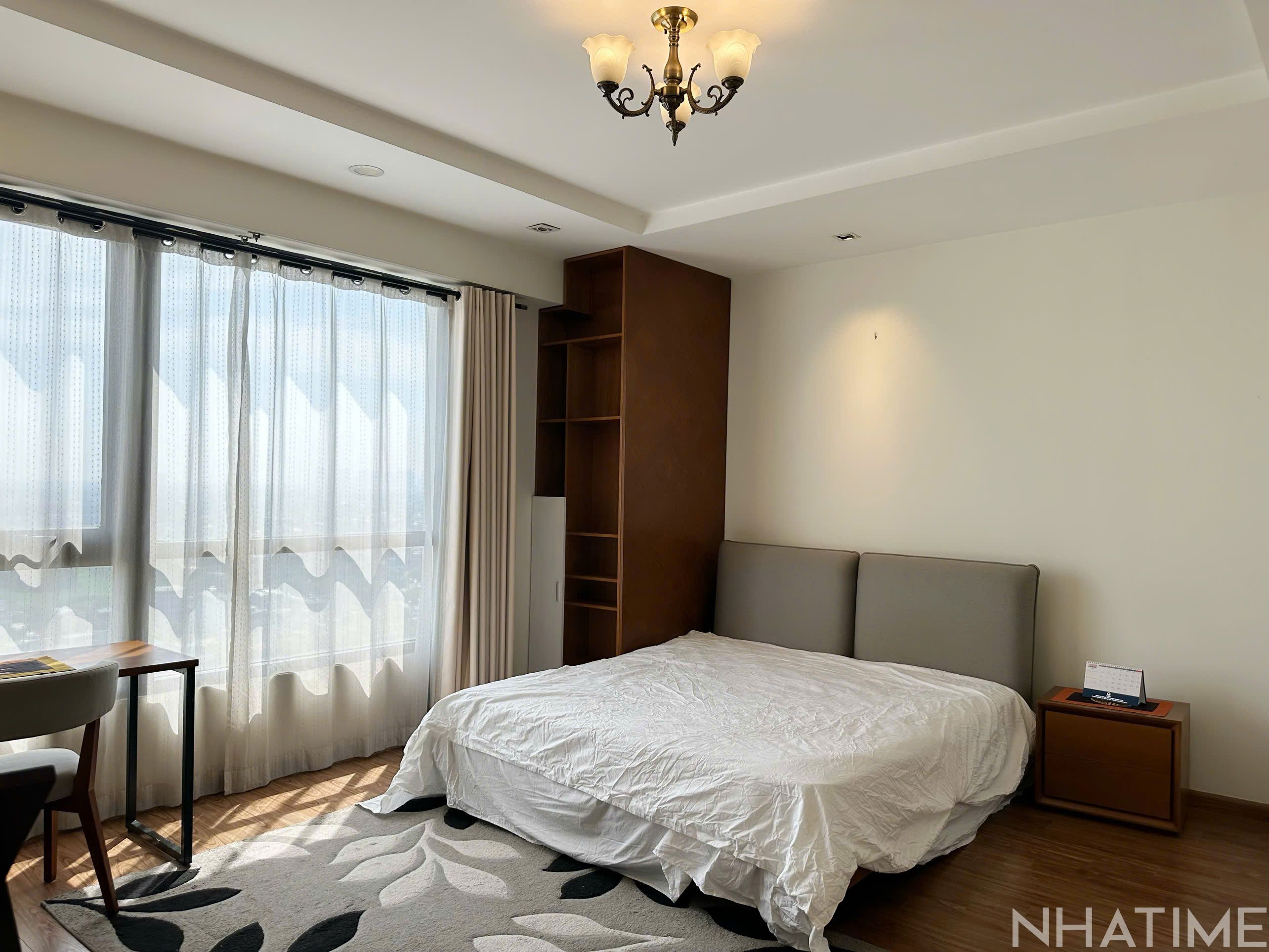 BÁN CĂN 2PN T4 90M2 GIÁ 7,7 TỶ