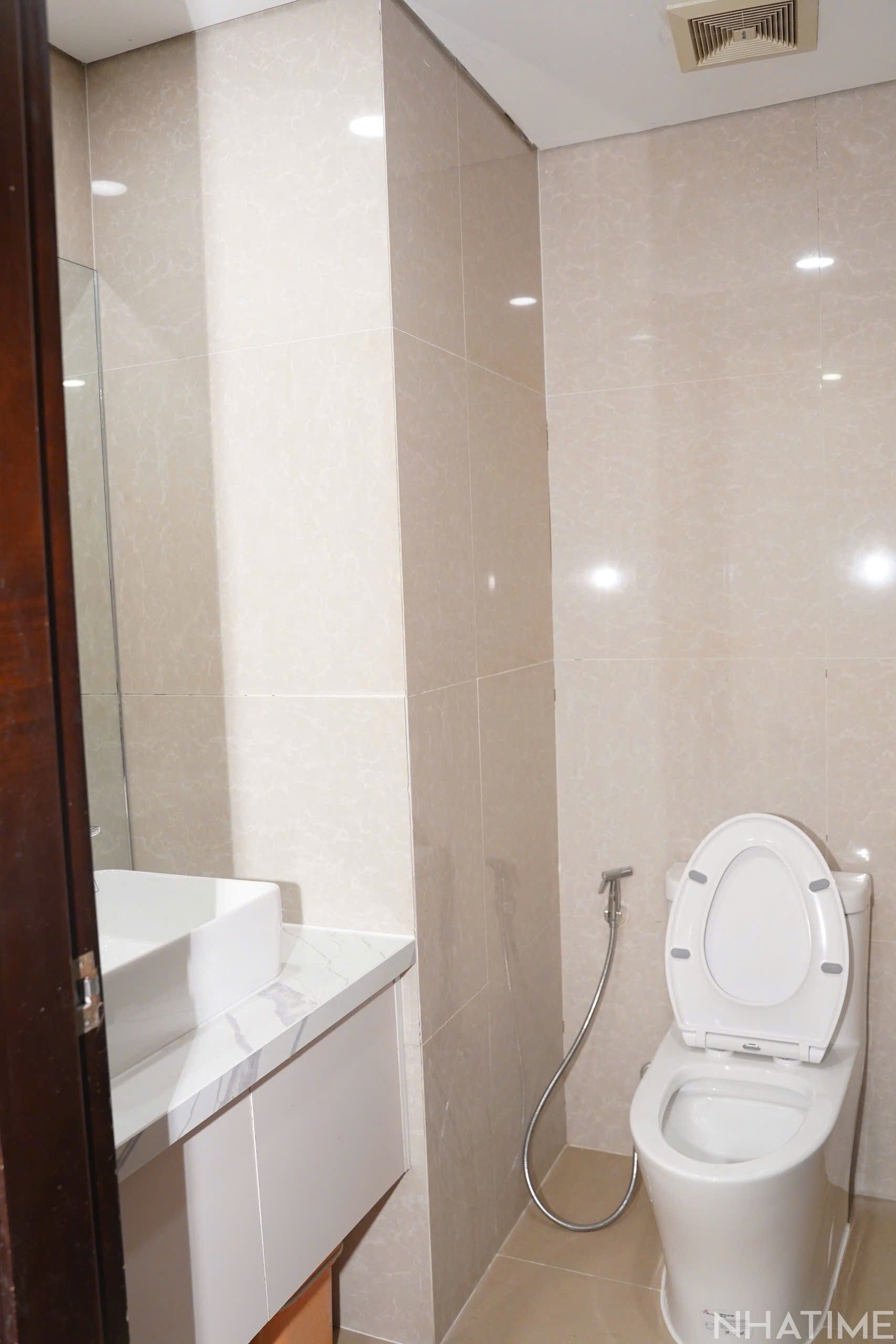 CHO THUÊ 2PN TOÀ T5