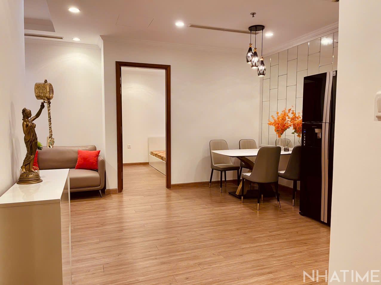 BÁN CĂN 2PN P3 72M2 GIÁ 8,5 TỶ