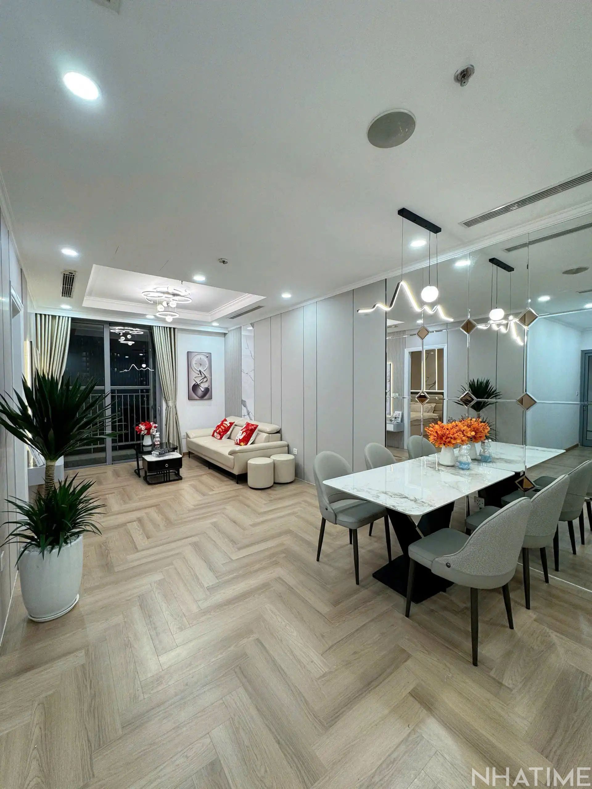 BÁN CĂN 2PN 79M2 P11 GIÁ 10,5 TỶ