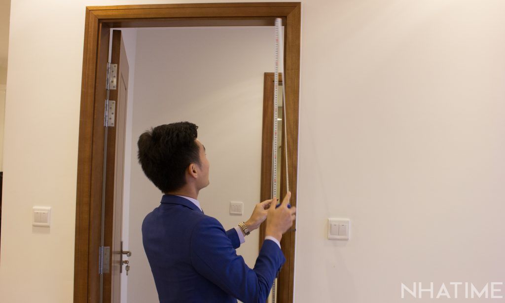 kiem-tra-cua-ra-vao-va-cua-so-nhan-ban-iao-chung-cu_2022051115432324555000