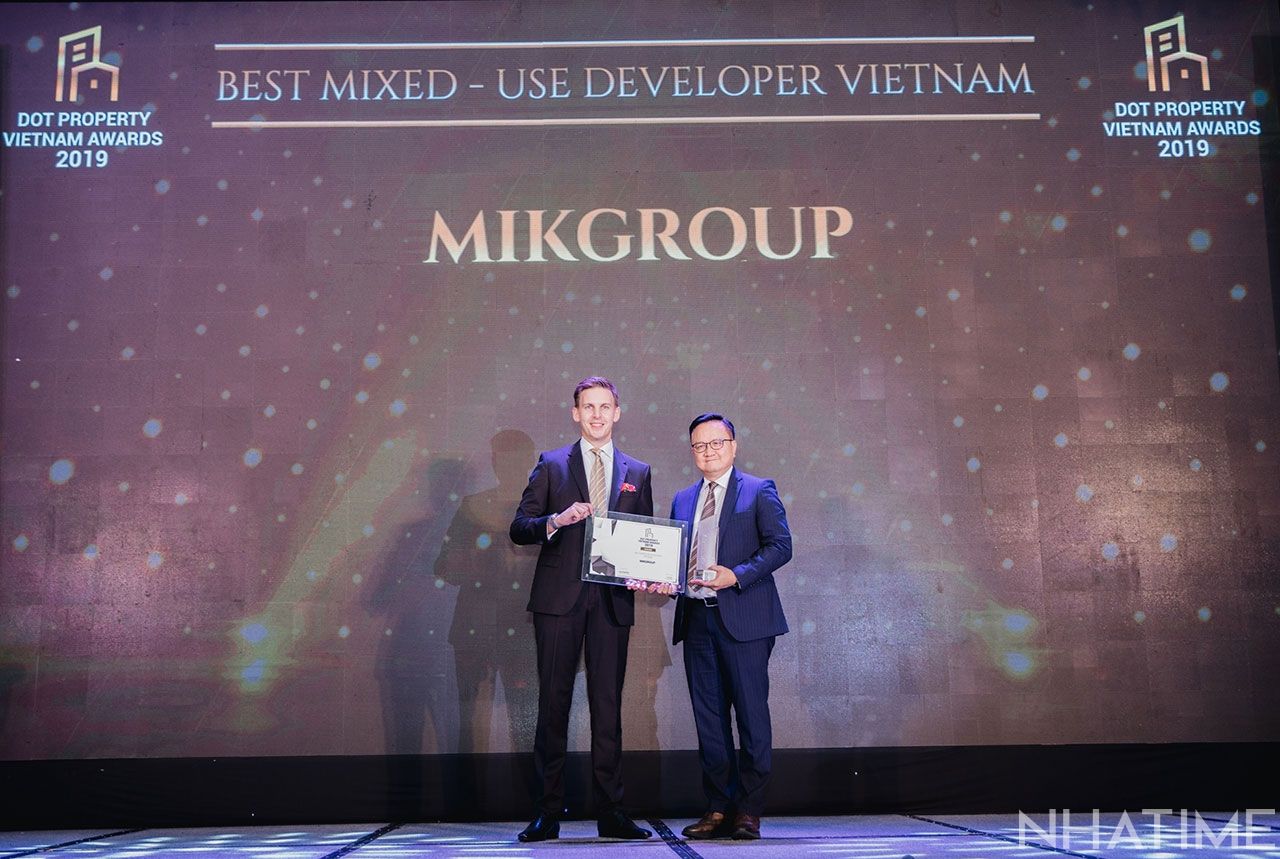 Mik group nhận giải thưởng